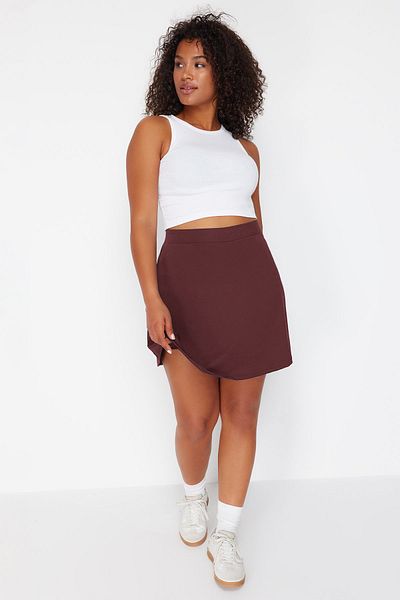 Trendyol Curve 2-lagiger roter gestrickter Sport-Shortsrock – TBBSS24AP00024