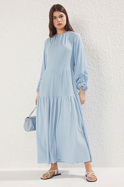 Trendyol Modest Blaues Strickkleid mit Ärmeln TCTSS25EB00046