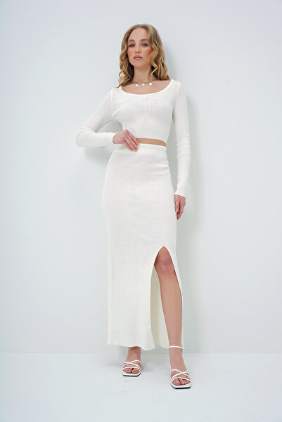 Trend Alaçatı Stili Ecru Women &Apos; S Set - Wide Collar, Long Sleeve, Crop Sweater and Slit Skirt Alc-X13601
