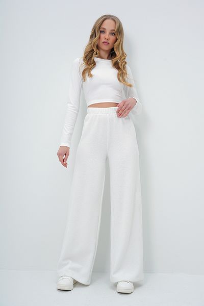 Trend Alaçatı Stili Weiße, gerippte Palazzo-Hose mit hoher Taille – ALC-X13440