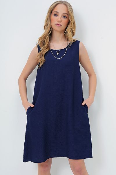 Trend Alaçatı Stili Women's Navy Blue U Neck Zero Sleeve Double Pocket Aerobin Summer Dress Alc-X13575