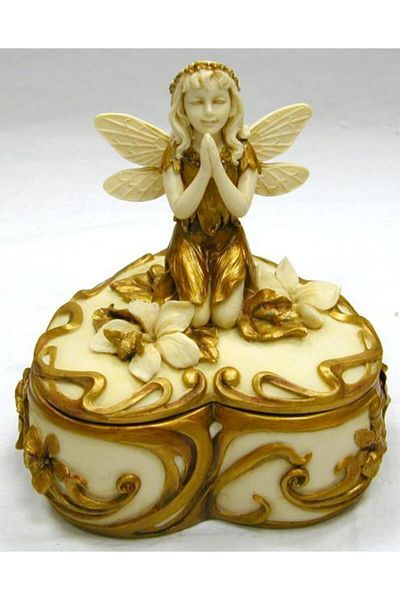 Veronese Wise Haunted Gift Box Yellow Foil Veronese Figurine with Gift Angel 1 Piece