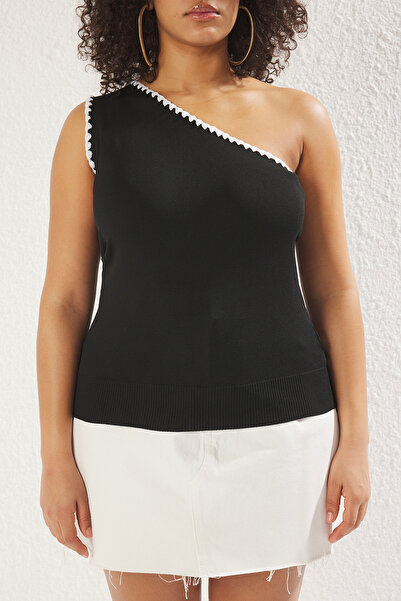 Trendyol Curve Schwarze, einschultrige, bestickte Strickbluse