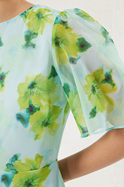 Trendyol Collection Світло-блакитна сукня з квітковим принтом, крій А, середньої довжини, тканина TWOSS20EL0908