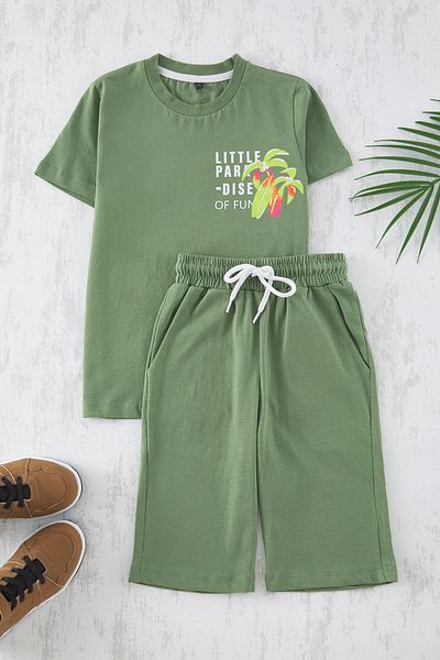 TRENDYOLKIDS تي شيرت رجالي كاكي مطبوع للأطفال 100% قطن استوائي مطبوع محبوك تي شيرت شورت سفلي-أعلى طقم TKDSS24AU00005