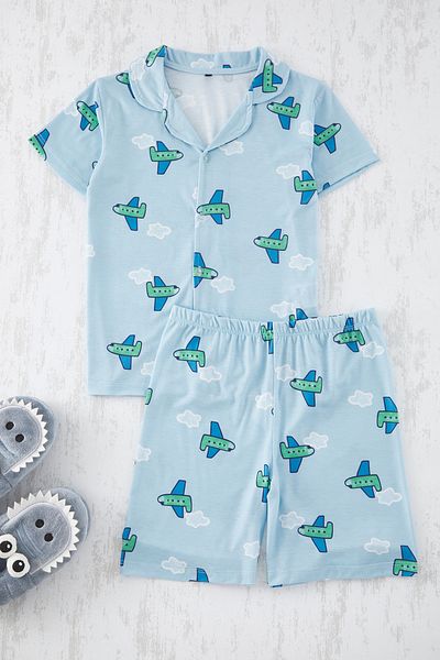 TRENDYOLKIDS Set de pijamale tricotate cu guler de cămașă cu imprimeu cu avion pentru băiat albastru TKDSS25PT00003