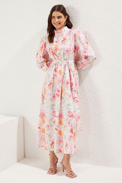 Trendyol Modest Rosa Leinen-Kleid aus Baumwolle mit Blumendruck TCTSS25EB00067