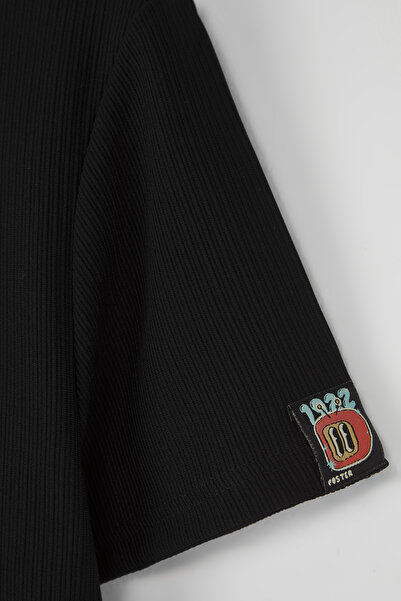 Trendyol Collection Black Textured T-Shirt with Label Detail - Regular Fit Tmnss25Ts00036