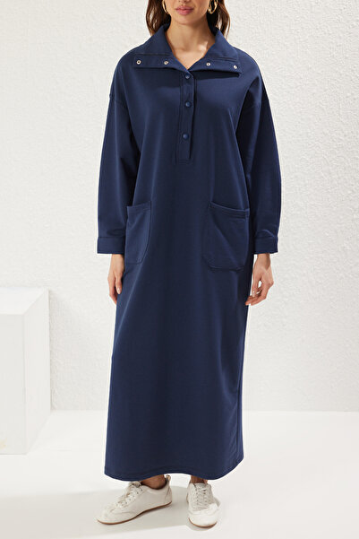 Trendyol Modest Pletené šaty Indigo Pocket Detail Button Tctaw25Eb00082