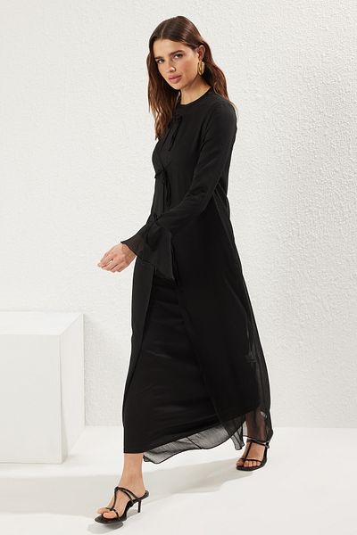 Trendyol Modest Schwarzes, mit Schleife verziertes, gewebtes Kleid-Kimono-Set TCTSS25US00020