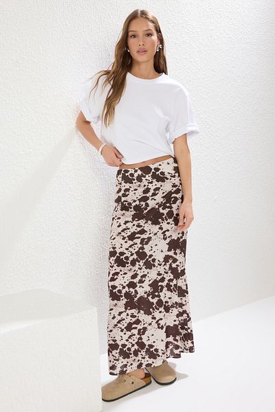 Trendyol Collection Brauner, gewebter Maxirock mit Kuh-Tier-/Tiermuster TWOAW25ET00030