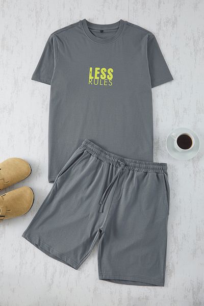 Trendyol Collection Dunkelgrau bedrucktes Pyjama-Set mit normaler Passform und Shorts – TMNSS25PT00032