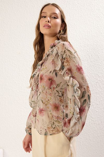 Trendyol Collection Mehrfarbiges, durchsichtiges, florales, gerüschtes, gewebtes Chiffonhemd TWOSS25GO00063