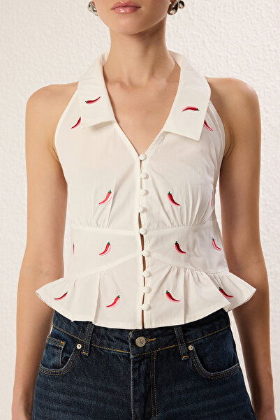 Trendyol Collection Bluză țesătă cu cultură brodata cu ardei Chili alb TWOSS25BZ00254