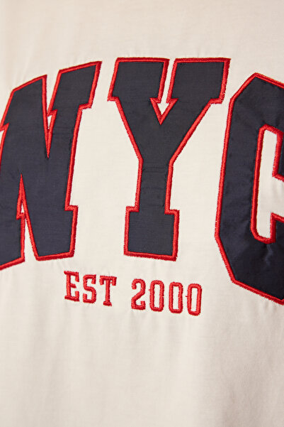 Trendyol Collection Εκρού 100% Πυκνό Βαμβακερό Πλεκτό Μπλουζάκι με Κέντημα TWOSS25TS00069