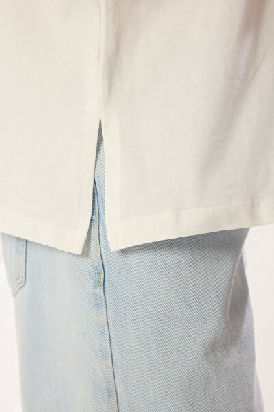 Trendyol Collection Comfortable Fit Ecru Cotton Knitted T-Shirt - Twoss25Ts00070