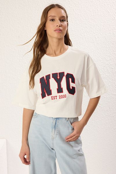 Trendyol Collection Ecru Embroidered Oversize Cotton T-Shirt - Twoss25Ts00069