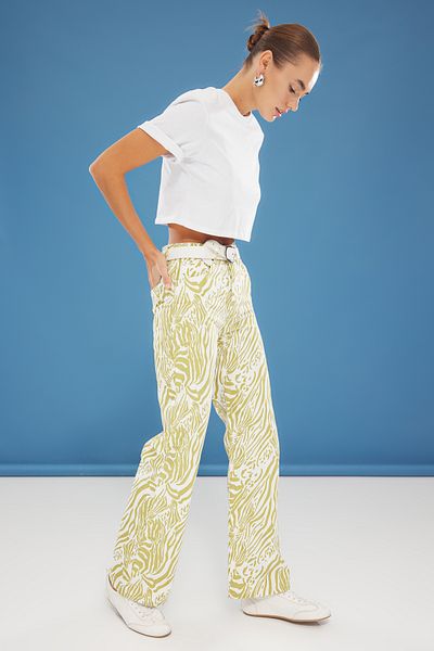 Trendyol Collection Wide-Leg-Jeans mit Zebramuster und hoher Taille – TWOSS25JE00206