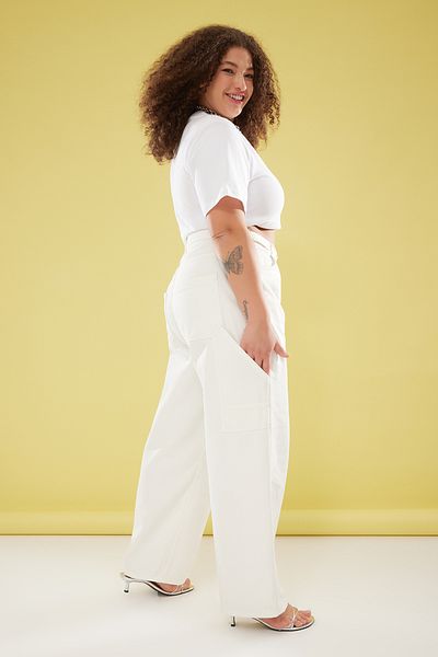 Trendyol Curve Ecru High Waist Pipe Leg Plus Size Jeans Tbbaw25Cj00034