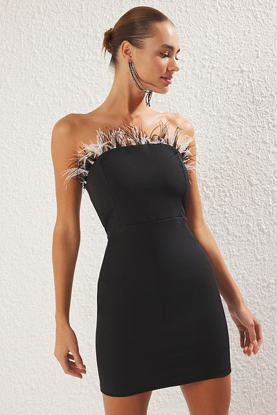 Trendyol Collection Μαύρο Εφαρμοσμένο Otrish Λεπτομερές υφαντό κοντό κομψό βραδινό φόρεμα Νυχτερινό φόρεμα αποφοίτησης TPRSS25EL00195