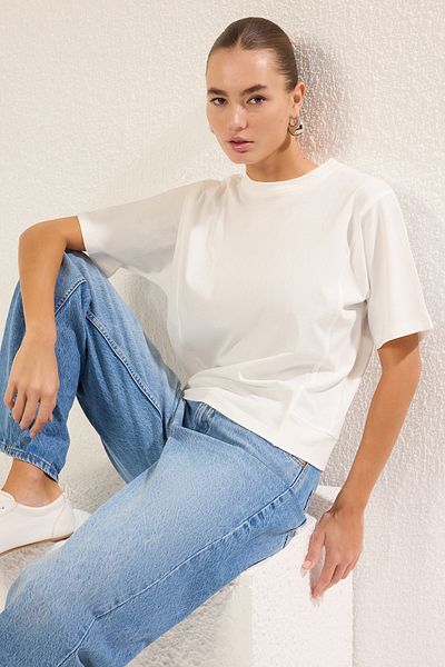 Trendyol Collection Ecru Relaxed Fit Knitted T-Shirt - 100% Cotton, Sewing Detail, Comfortable Fit - Twoss25Ts00066