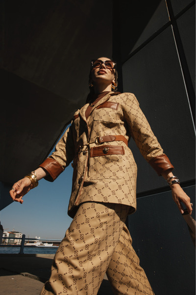 Rabel Collection Royal Desenli Deri Tesettür İkili Takım Kemerli Ceket Pantolon