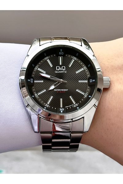 Q&Q Men's Retro Metal Cord Wrist Watch