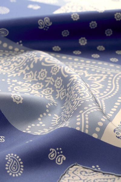 Bursa İpek Eșarfă de mătase din twill cu model patchwork indigo