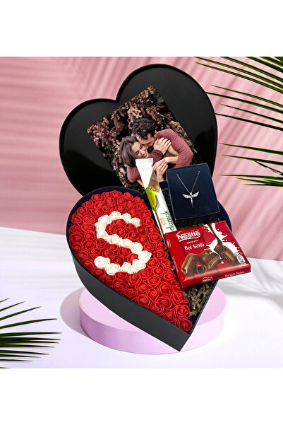 GİFTSTİME Kişiye Özel Premium Kalp Kutu Kırmızı Baş Harf Tasarımlı Gül Melek ...