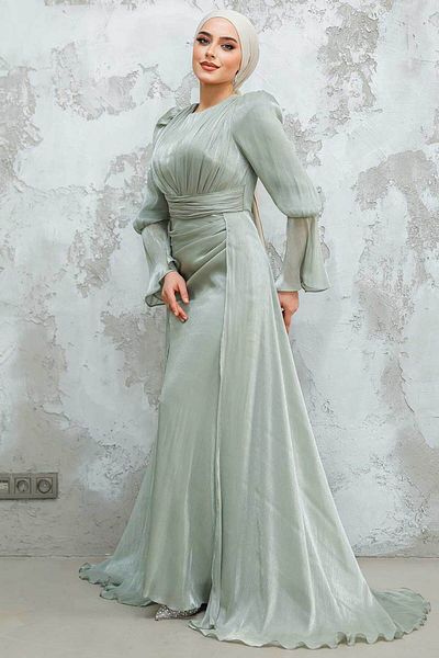 Neva Style فستان سهرة بذيل أخضر من Cagla 4986cy