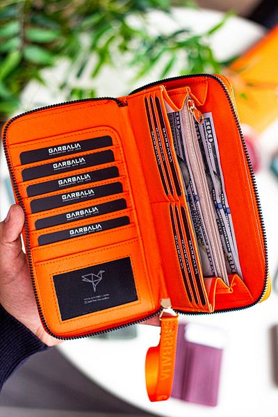 Garbalia Tilburg Wrist Handle Straw Knit Pattern Baggy Card Holder Knit Pattern Orange Portfolio Wallet