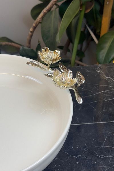 MAY HOME Turquoise Metal Leg Porcelain Bowl & Salad Appetizer Presentation