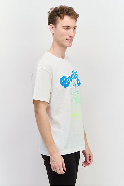 Scotch & Soda Men Crew Neck Short Sleeve Graphic Print T-shirt, White Combo