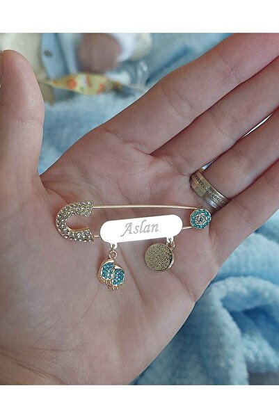 Serap Yılmaz Sahi Kaplama Isimli Açık Mavi Taşlı Bebek Yaka Iğnesi 5 Cm - 0495