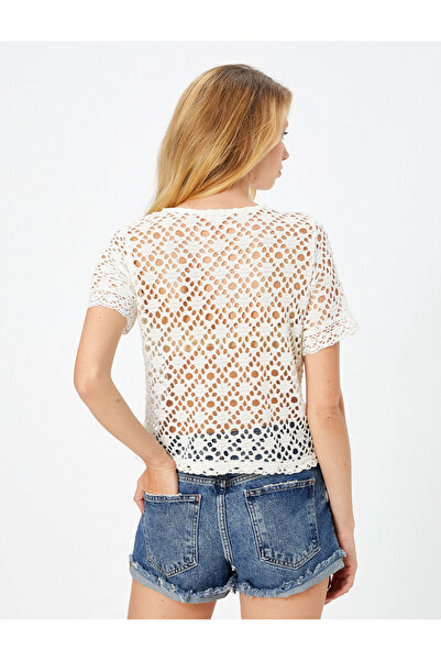 Koton Szydełkowa koszulka z okrągłym dekoltem i krótkim rękawem