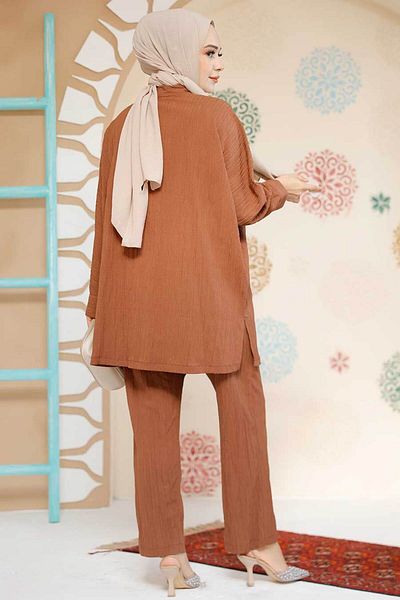 Neva Style طقم حجاب مزدوج مطوي باللون البني - 2817KH