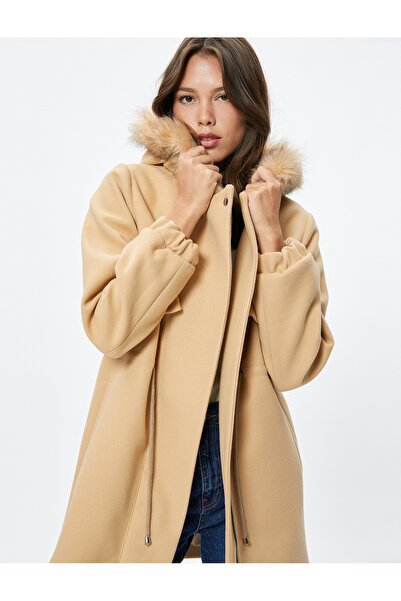 Koton Палто с качулка и дантелен джоб на талията с детайл от изкуствена кожа