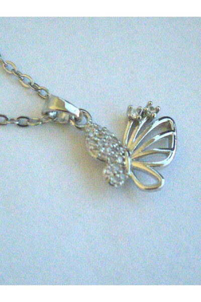 celisia "قلادة فضية اللون بنمط الفراشة - مجوهرات عصرية وأنيقة"