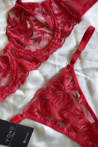 VOHOSHOP Σετ σουτιέν με δαντέλα και στρινγκ με σατέν εφέ
