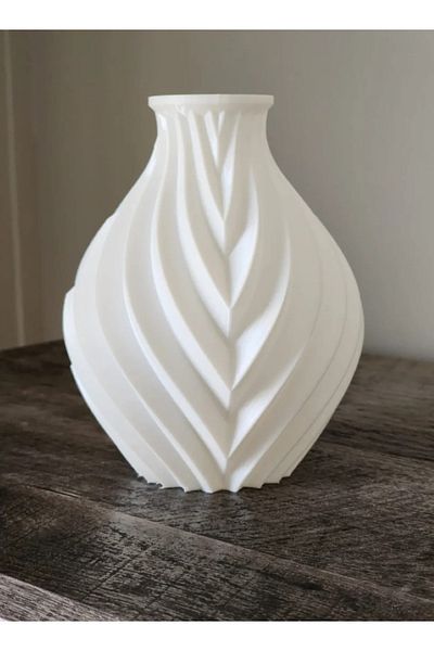 3D Brothers Avant-garde Vase - Modern Artistry for Your Home