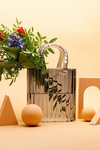 Woodcept Διακοσμητικό γυάλινο βάζο σε σχήμα τσάντας με κομψό σχέδιο, γυάλινο βάζο πολυτελείας τσάντας κομψού σχεδιασμού