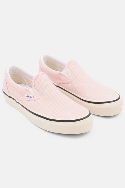 Vans Women Classic Slip On 2 Casual Shoe, Light Pink