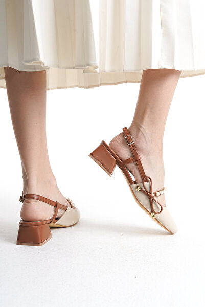 kapretta Kadın Bej İnci Detay Tek Baret Arka Açık Küt Burun Ayakkabı