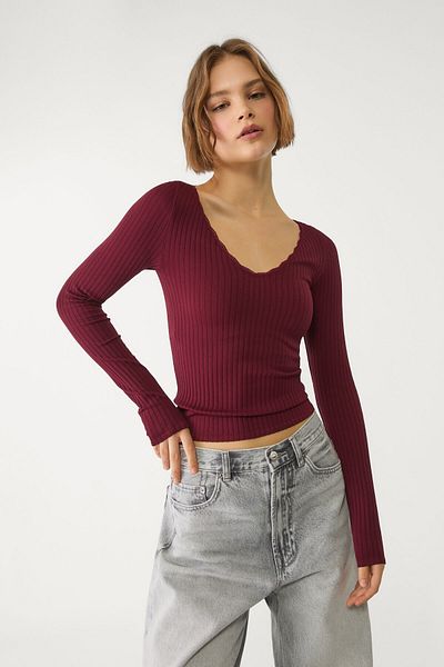Stradivarius Seamless V-neck T-shirt