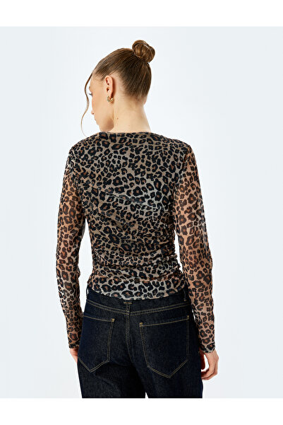 Koton Tylové tričko s dlouhým rukávem a výstřihem s leopardím závěsem