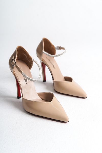 Ayakkabı Ateşi Sierra - Pantofi stiletto de damă cu cască cu detalii din piele lacuită nudă