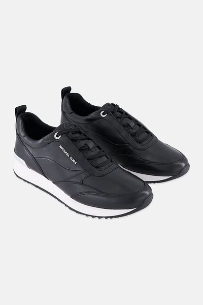 Michael Kors حذاء Allie Stride Trainer متوسط الحجم للنساء برباط، أسود