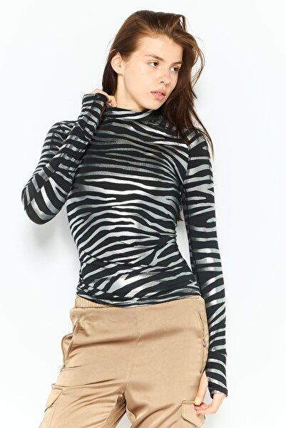 adidas تيشيرتات رياضية نسائية بأكمام طويلة من ستيلا مكارتني، باللون الأسود