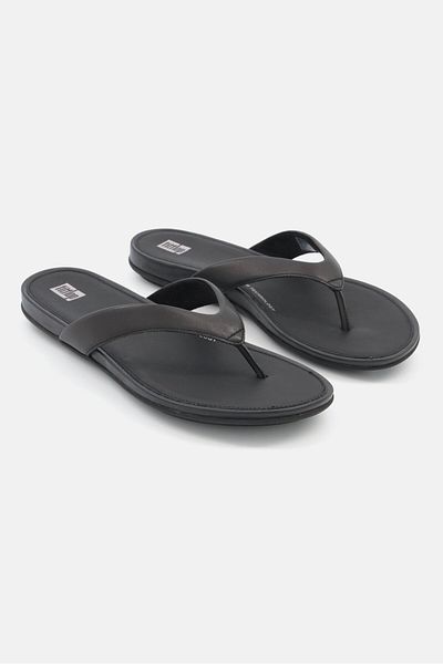 Fitflop شبشب نسائي سهل الارتداء بشعار العلامة التجارية، أسود