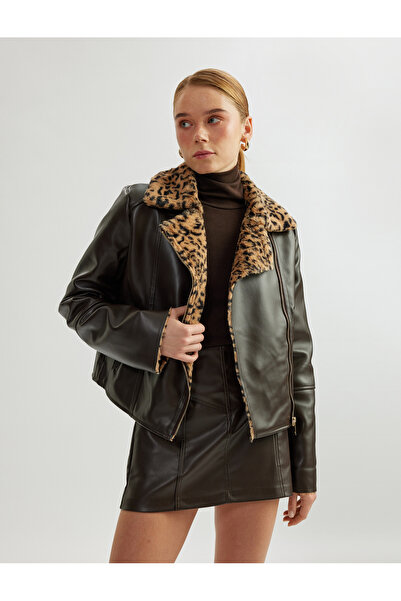 Koton Bikerjacke aus Kunstleder mit Leopardenmuster und Reißverschlusstaschen